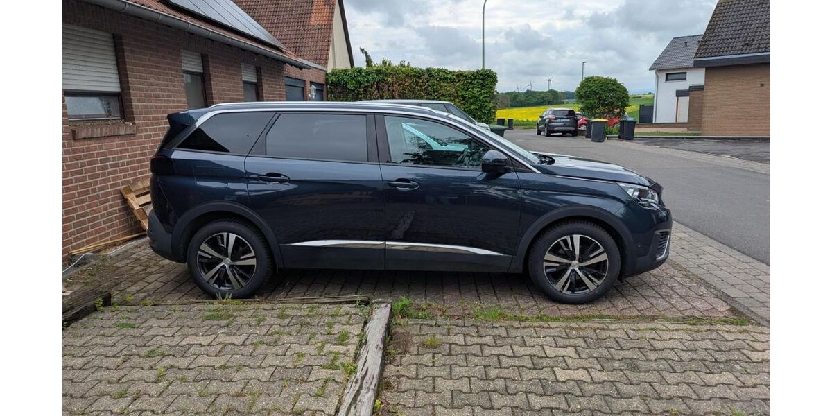 Peugeot 5008 111.000 km 14.800 &euro; Vettweiß 52391