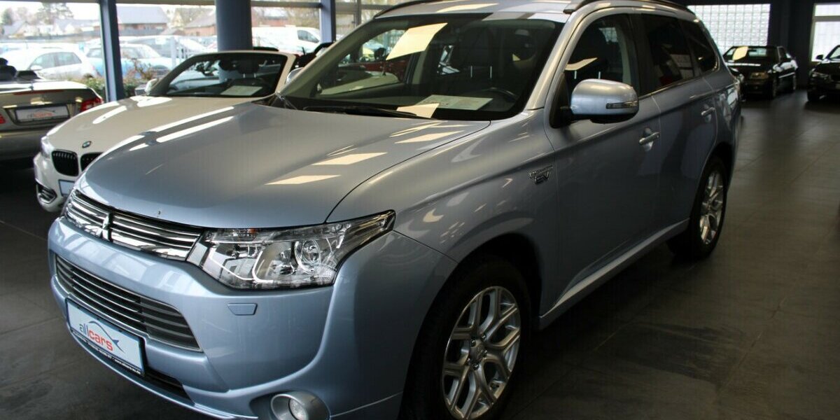 Mitsubishi Outlander 2.0 4WD Plug-In Hybrid Top 112.810 km 12.980 &euro; Euskirchen 53881