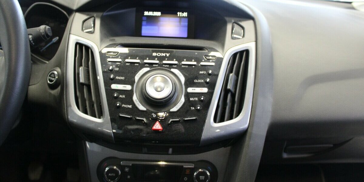 Ford Focus Turnier 1.0 EcoBoost Titanium 74.579 km 6.980 &euro; Euskirchen 53881