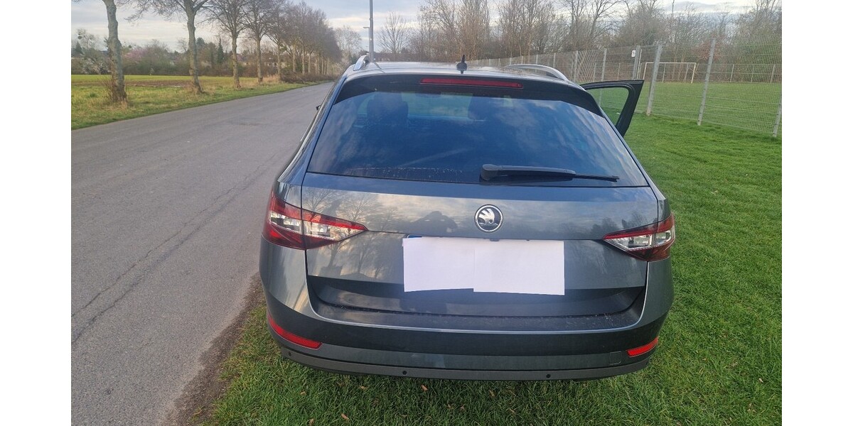 Skoda Superb 84.616 km 18.000 &euro; Köln 50667