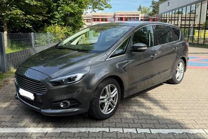Ford S-Max 125.900 km 16.499 &euro; leverkusen 51375