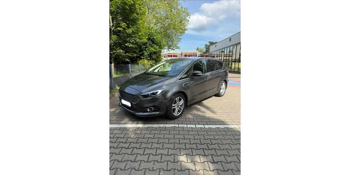 Ford S-Max 125.900 km 16.499 &euro; leverkusen 51375