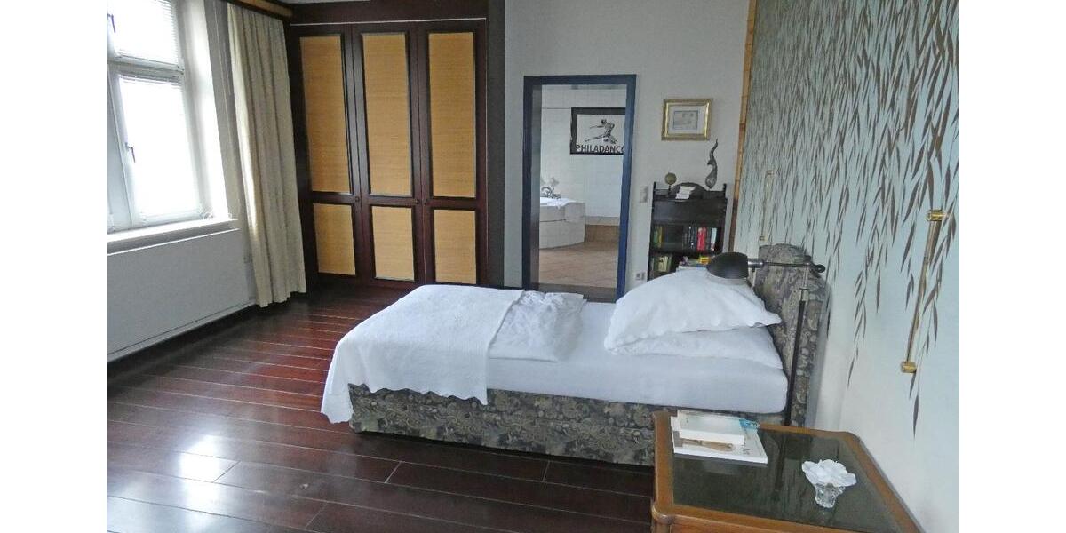 Dachgeschoßwohnung Leverkusen - 4 Zimmer, 173 m&sup2;, 1.350&euro; | Angebot:18656969