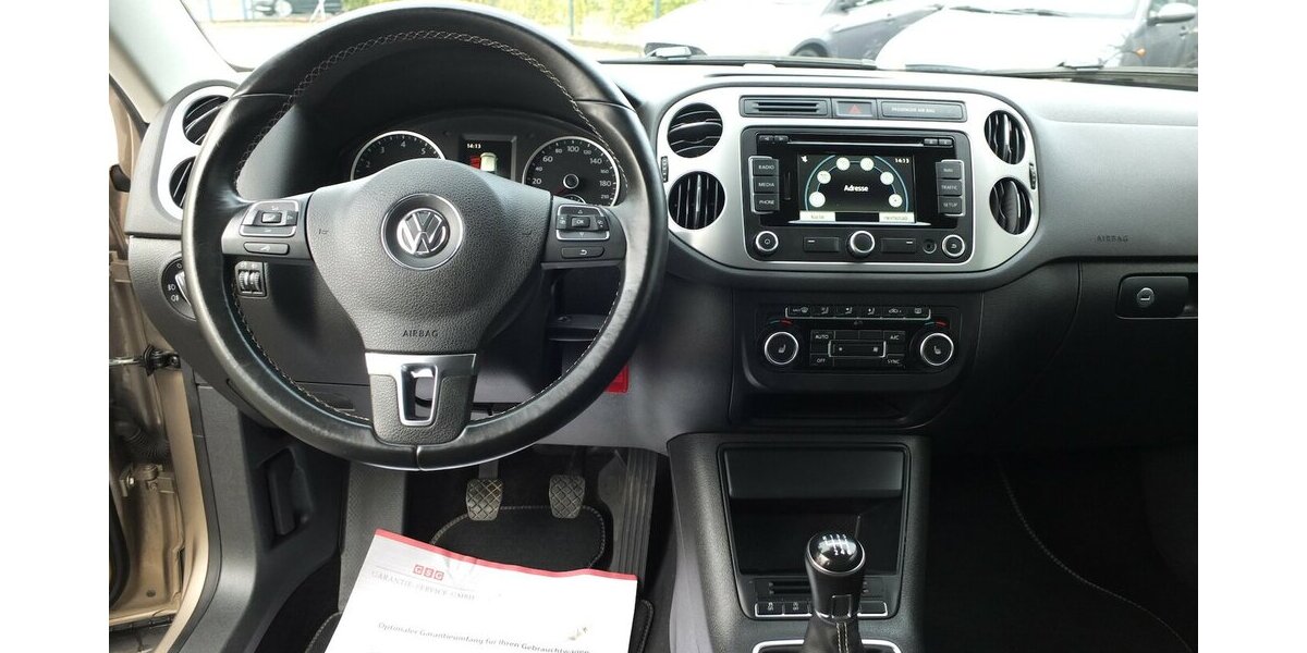 VW Tiguan WM26:CUP SPORT NAVI PARKPILOT TEMPOMAT 87.859 km 10.908 &euro; Köln 50858