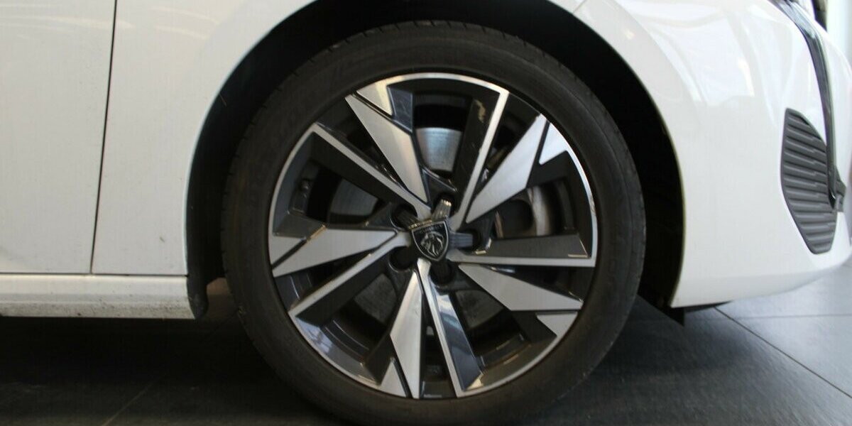 Peugeot 308 SW Hybrid 180 e-EAT8 Allure 87.708 km 18.980 &euro; Euskirchen 53881