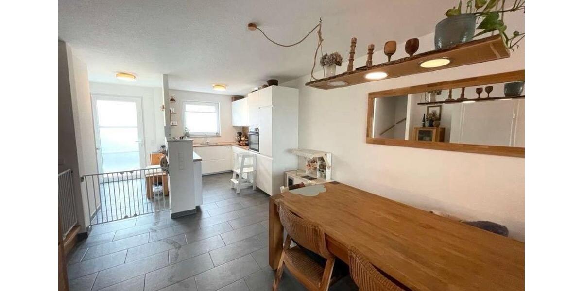 Reihenhaus Grevenbroich - 4 Zimmer, 133 m&sup2;, 1.980&euro; | Angebot:24829517