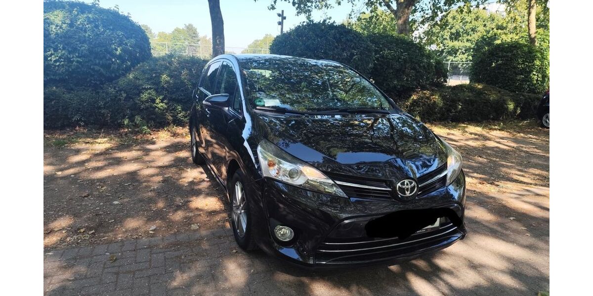 Toyota Verso 125.000 km 11.350 &euro; Düren 52351