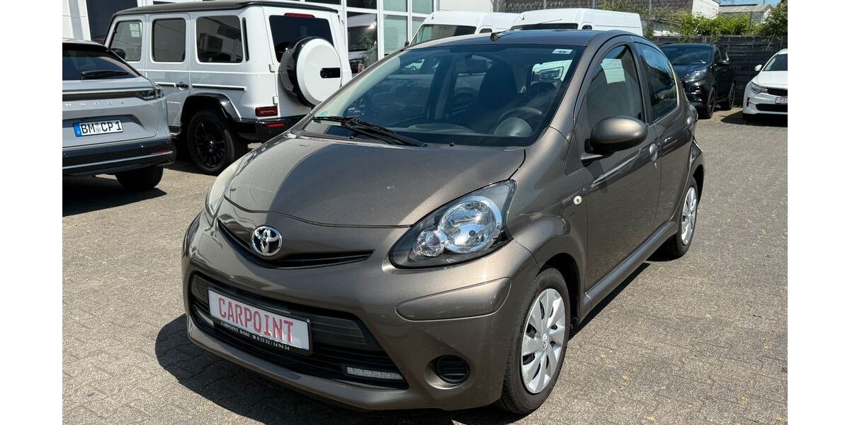 Toyota Aygo (X) 70.000 km 4.950 &euro; Brühl 50321