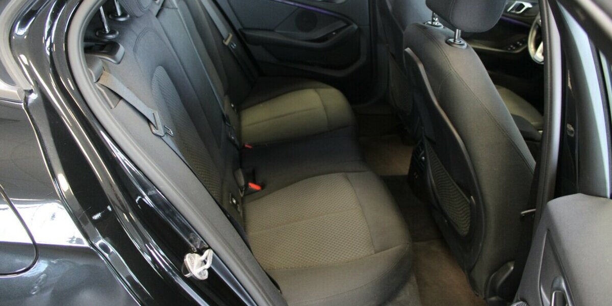 BMW 118 118i Aut.Advantage - Navi - LED -SHZ - PDC - 75.800 km 18.780 &euro; Euskirchen 53881