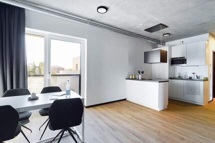 Zimmer Köln Deutz - 1 Zimmer, 24 m&sup2;, 561&euro; | Angebot:25989402