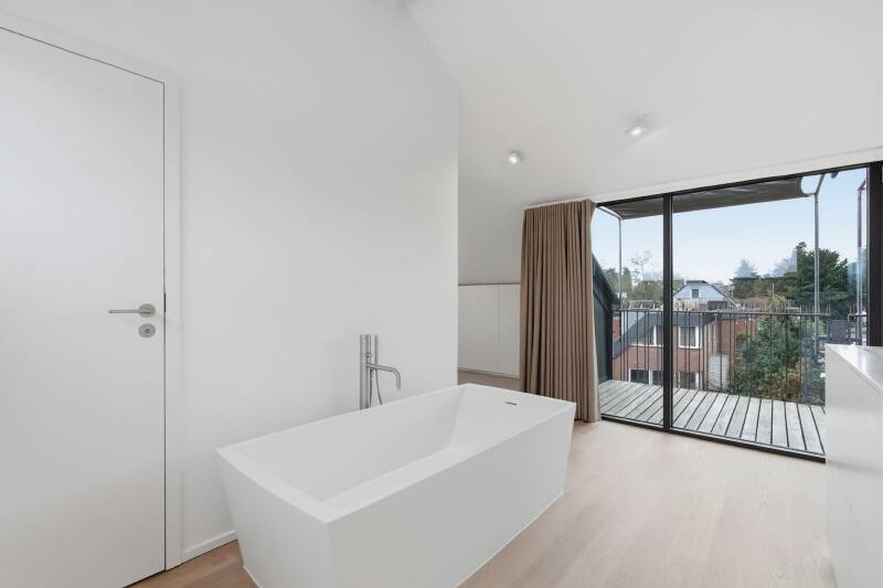 Einfamilienhaus Köln Rodenkirchen - 8 Zimmer, 238 m&sup2;, 1.890.000&euro; | Angebot:25768856