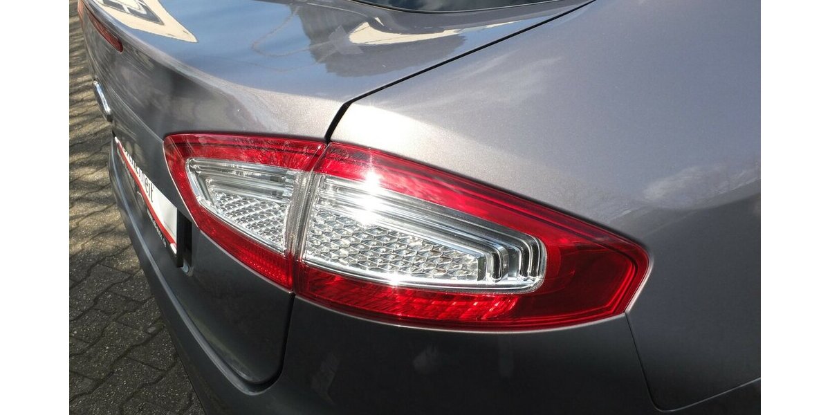 Ford Mondeo 2.0TDCi AUTOMATIC-PROBLEME NAVI XENON PDC B 143.215 km 5.500 &euro; Köln 50858