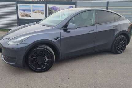 Tesla Model Y 17.420 km 28.999 &euro; Bornheim 53332