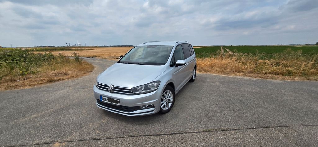 VW Touran 108.000 km 12.900 &euro; Düren 52353