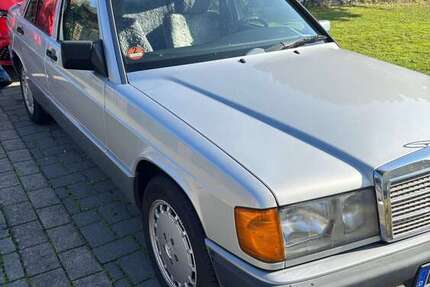 Mercedes-Benz 190 124.000 km 7.600 &euro; Hürth, Stadt 50354