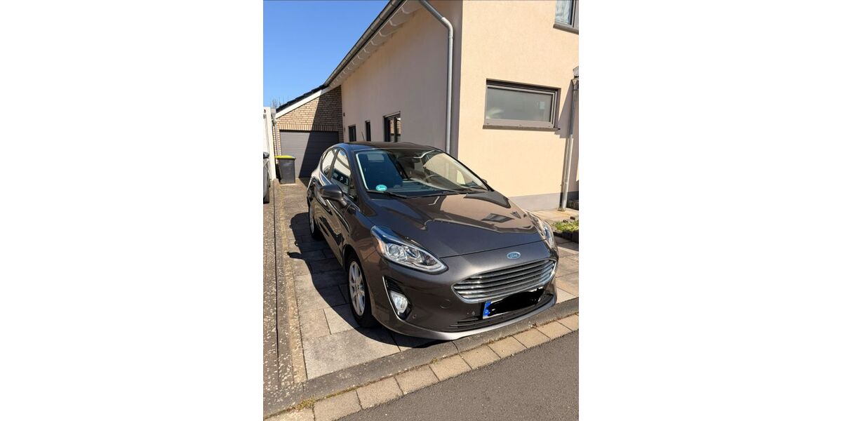 Ford Fiesta 73.159 km 9.800 &euro; Weilerswist 53919