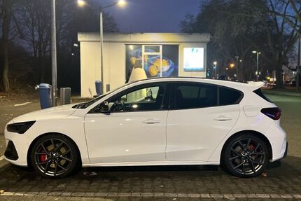 Ford Focus 13.445 km 34.800 &euro; Köln 51063