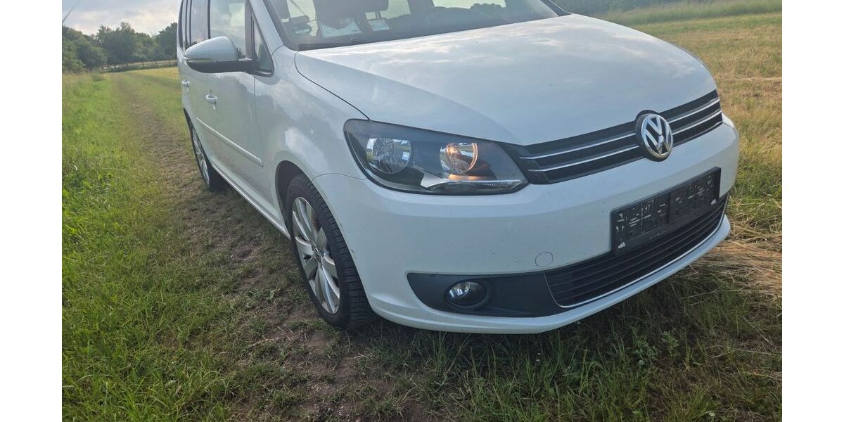 VW Touran 234.391 km 6.310 &euro; Kreuzau 52372