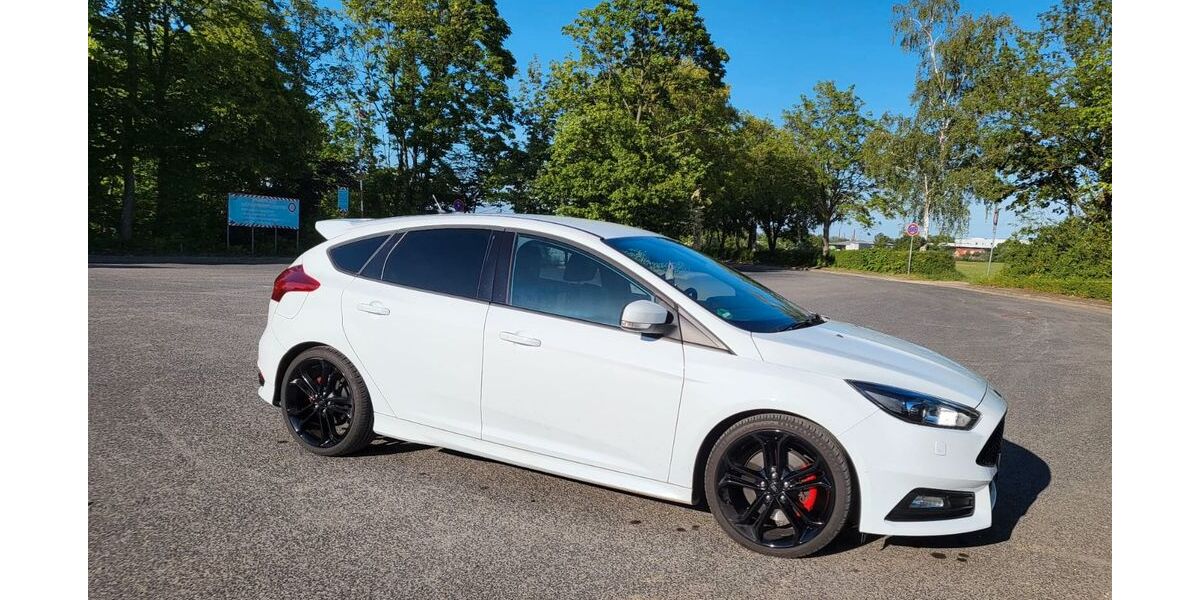 Ford Focus 100.500 km 14.500 &euro; Hürtgenwald 52393