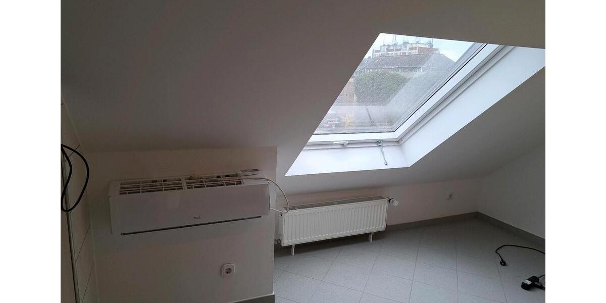 Dachgeschoßwohnung Leverkusen - 1 Zimmer, 45 m&sup2;, 650&euro; | Angebot:25900267