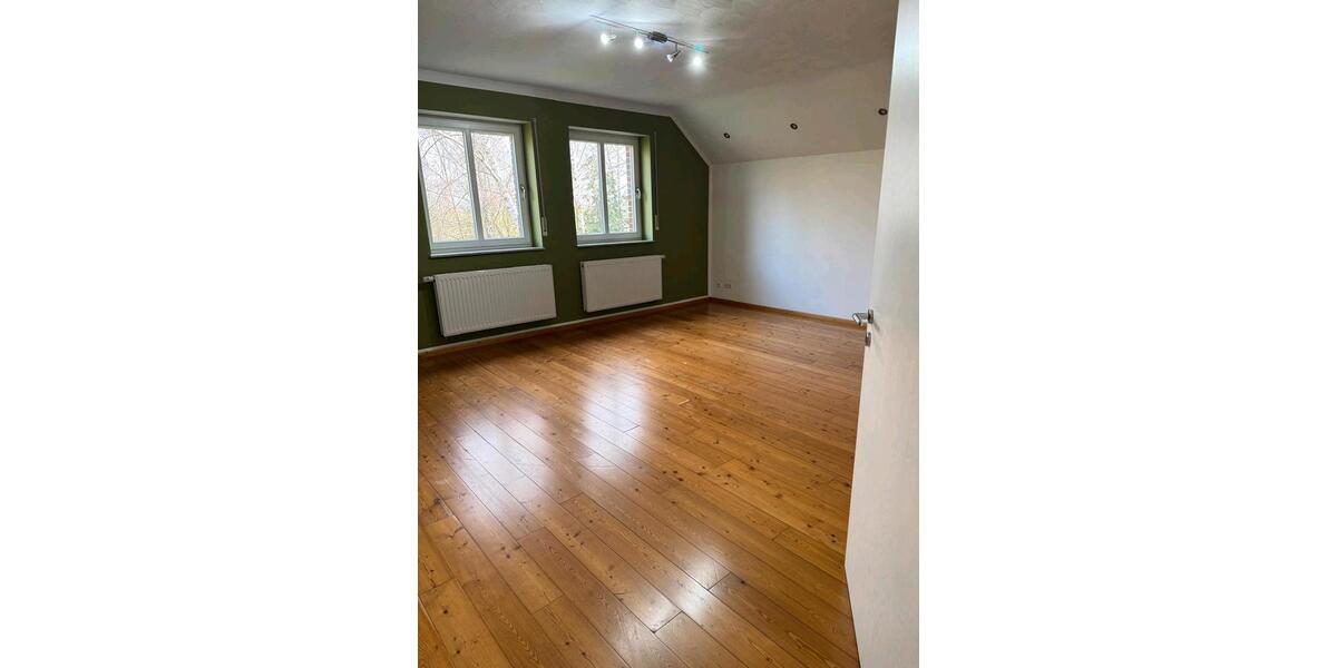 Etagenwohnung Aldenhoven - 3 Zimmer, 120 m&sup2;, 1.100&euro; | Angebot:25824083