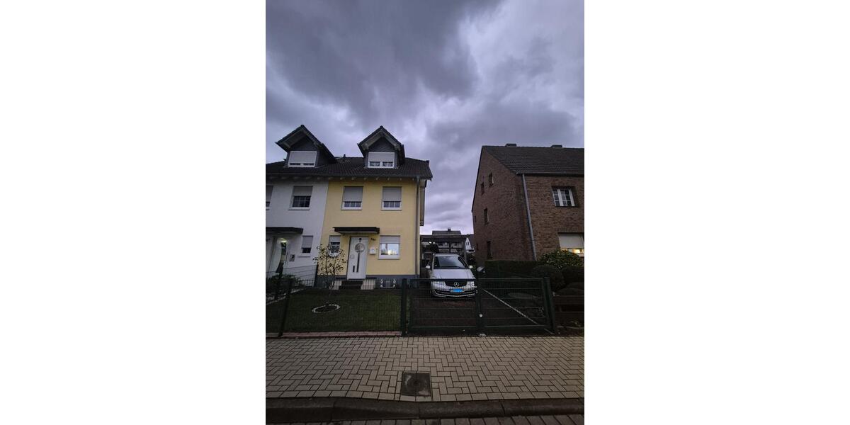 Doppelhaushälfte Niederkassel - 5 Zimmer, 125 m&sup2;, 525.000&euro; | Angebot:25832754