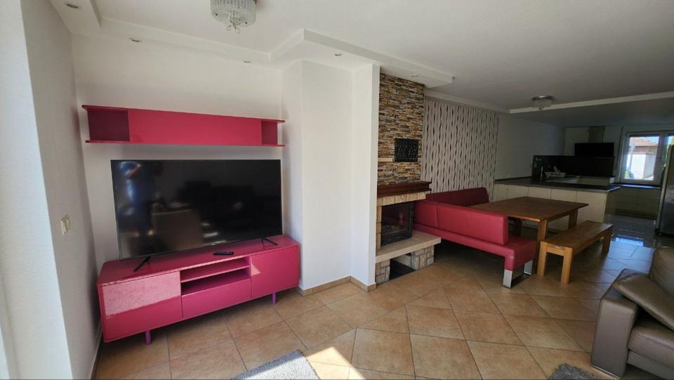 Erdgeschoßwohnung Köln Mülheim - 4 Zimmer, 130 m&sup2;, 2.000&euro; | Angebot:25887308