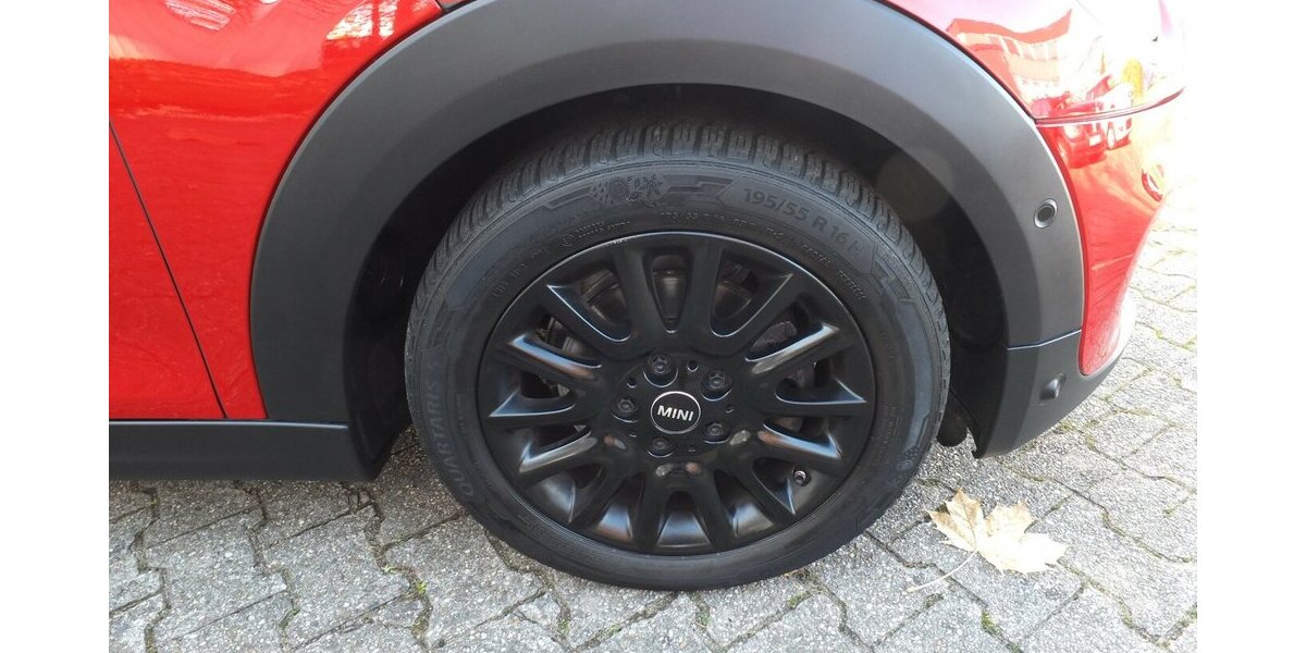 Mini ONE NAVI KLIMAAUT ROTMETALLIC PDC 5-TÜRIG 108.788 km 9.904 &euro; Köln 50858