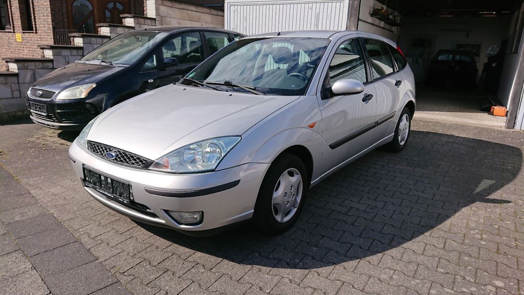 Ford Focus 44.200 km 3.890 &euro; Bergheim 50127