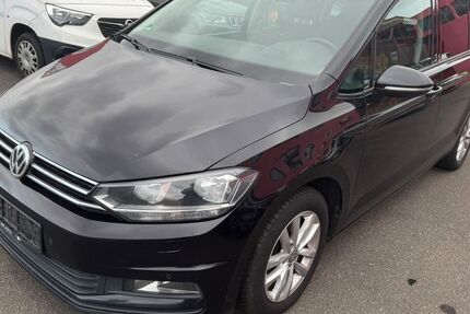 VW Touran 328.603 km 8.500 &euro; Zülpich 53909