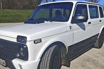 Lada Niva 56.800 km 19.500 &euro; Merzenich 52399