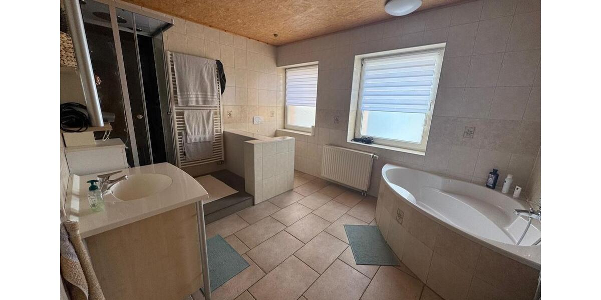 Etagenwohnung Euskirchen Dom-Esch - 3 Zimmer, 105 m&sup2;, 1.310&euro; | Angebot:25756635