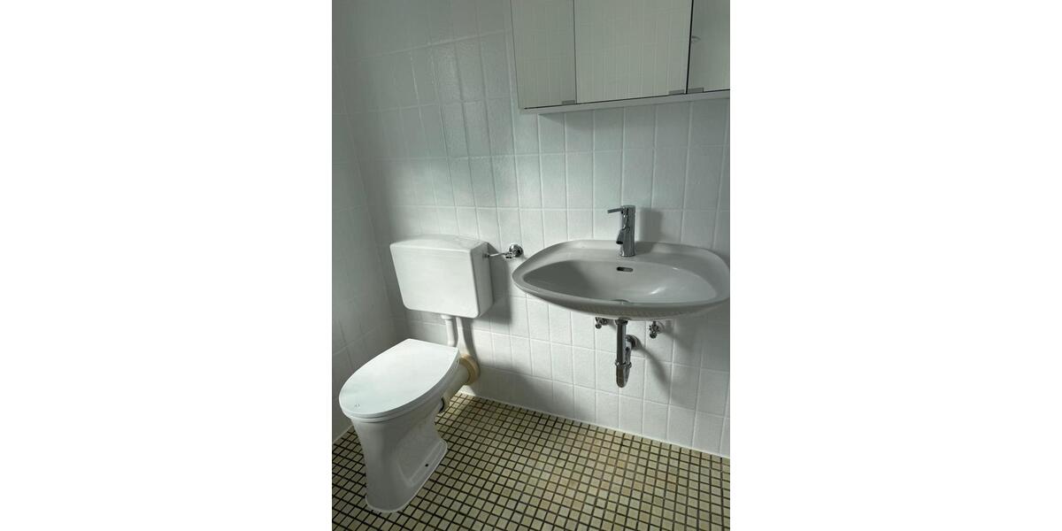 Reihenhaus Grevenbroich - 7 Zimmer, 170 m&sup2;, 1.700&euro; | Angebot:25647269