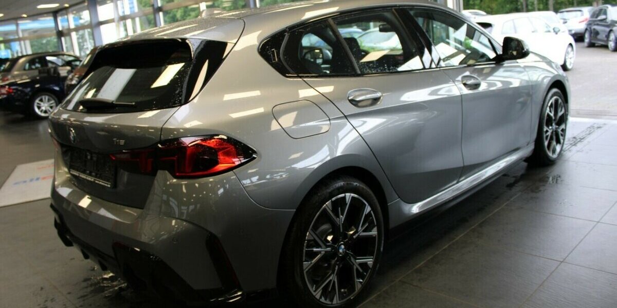 BMW 116 116i Aut. - M SPORT - 1.930 km 29.980 &euro; Euskirchen 53881
