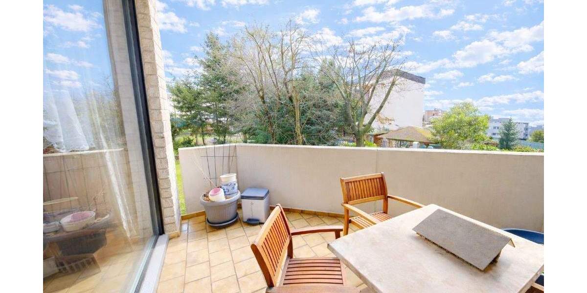 Etagenwohnung Erftstadt Lechenich - 4 Zimmer, 104 m&sup2;, 299.000&euro; | Angebot:25703204