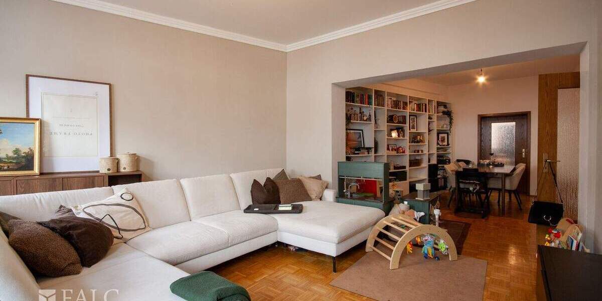 Mehrfamilienhaus, Wohnhaus Frechen Königsdorf - 6 Zimmer, 235 m&sup2;, 400.000&euro; | Angebot:25696385