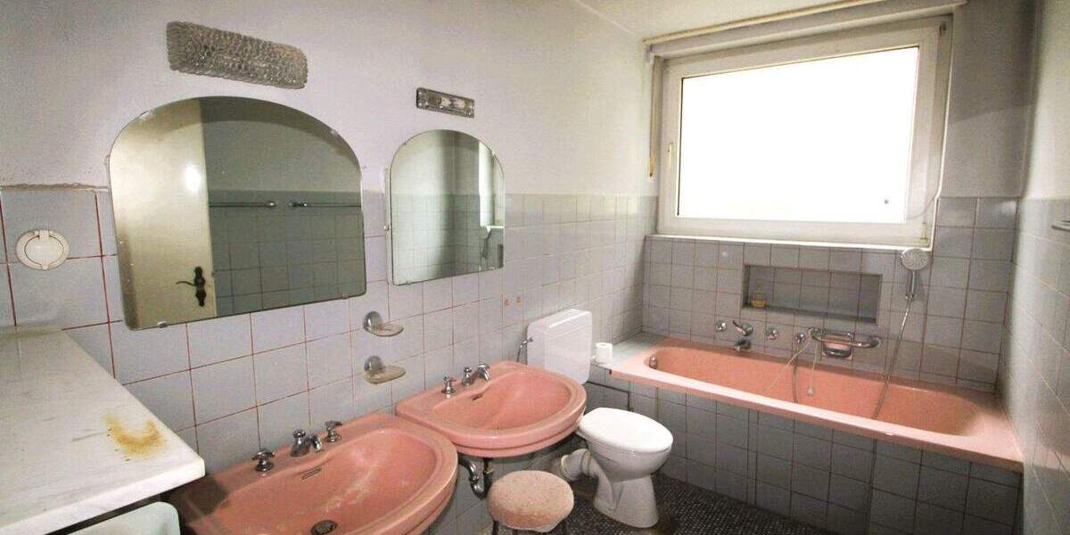 Versteigerungsimmobilie Köln Weiden - 4 Zimmer, 142 m&sup2;, 999.000&euro; | Angebot:25743805