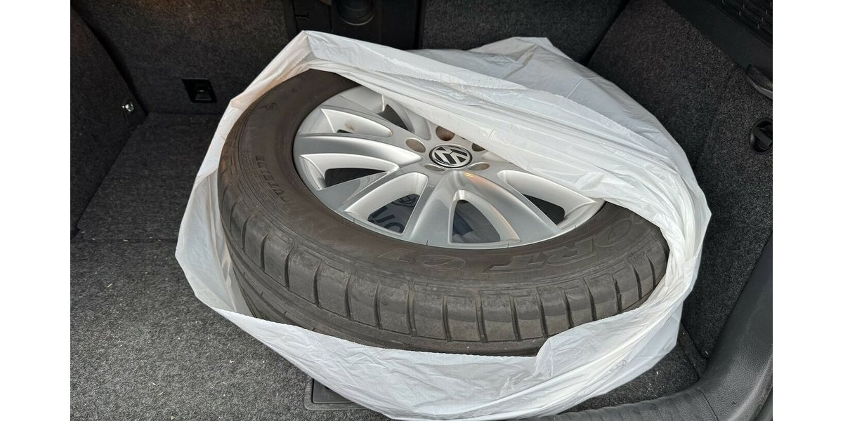 VW Tiguan 2.0TSI DSG 4-Motion Xenon AHK SR+WR 1.Hd 109.500 km 11.400 &euro; Erftstadt 50374