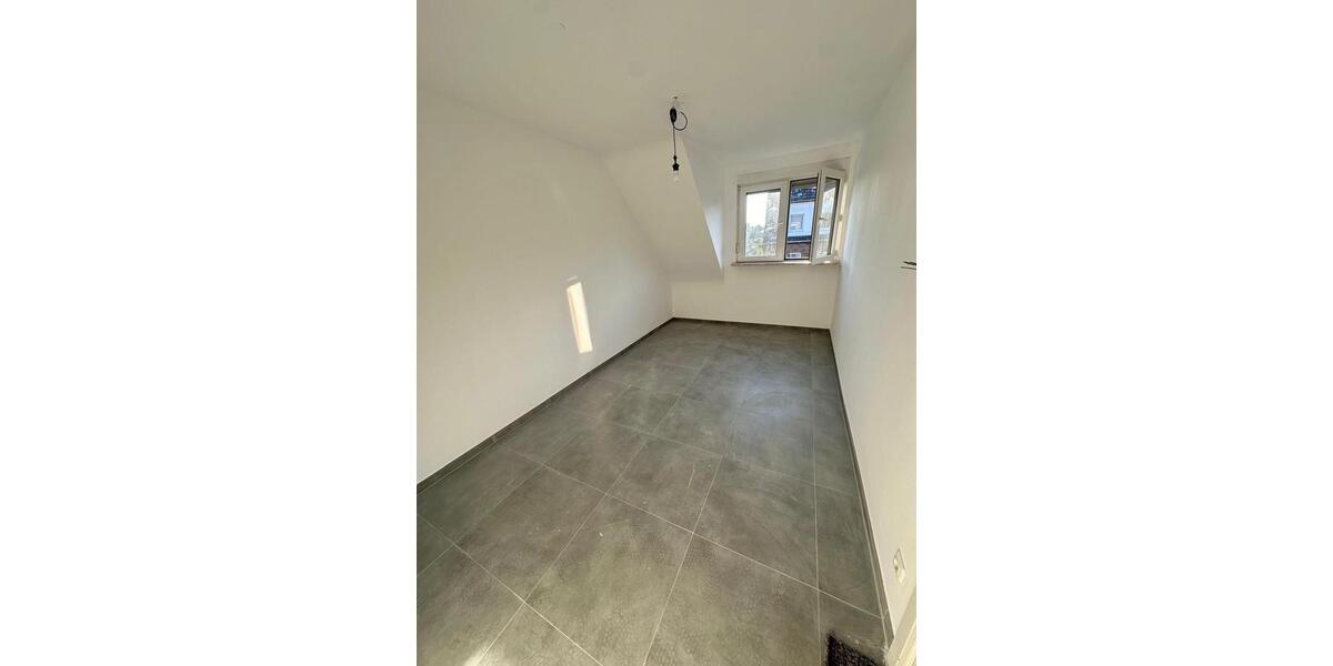 Etagenwohnung Wesseling - 3 Zimmer, 72 m&sup2;, 1.030&euro; | Angebot:26001864