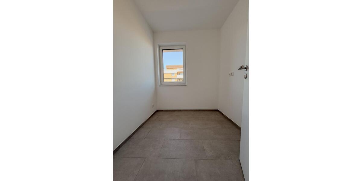 Dachgeschoßwohnung Euskirchen - 3 Zimmer, 131 m&sup2;, 1.375&euro; | Angebot:26618141