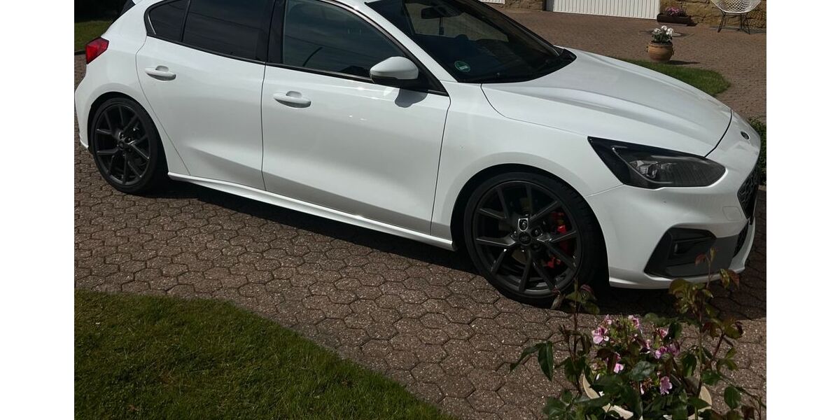 Ford Focus 93.700 km 19.800 &euro; Nideggen 52385