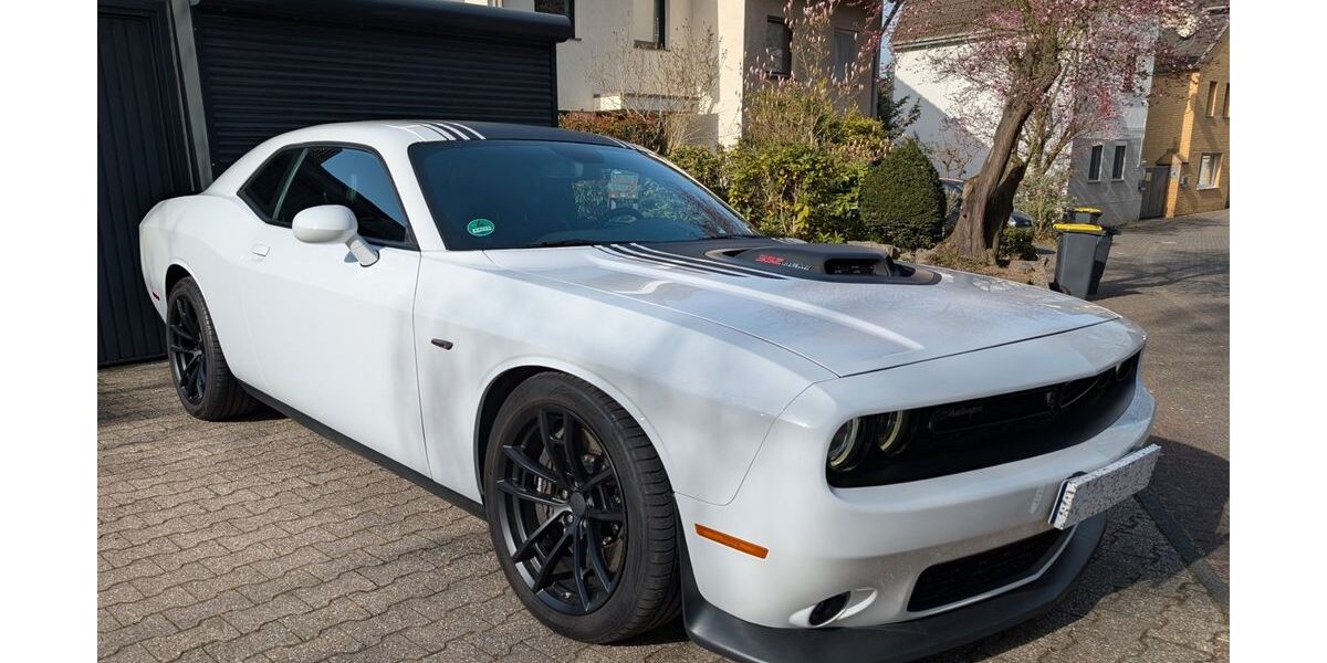 Dodge Challenger 72.000 km 34.900 &euro; Köln 50997