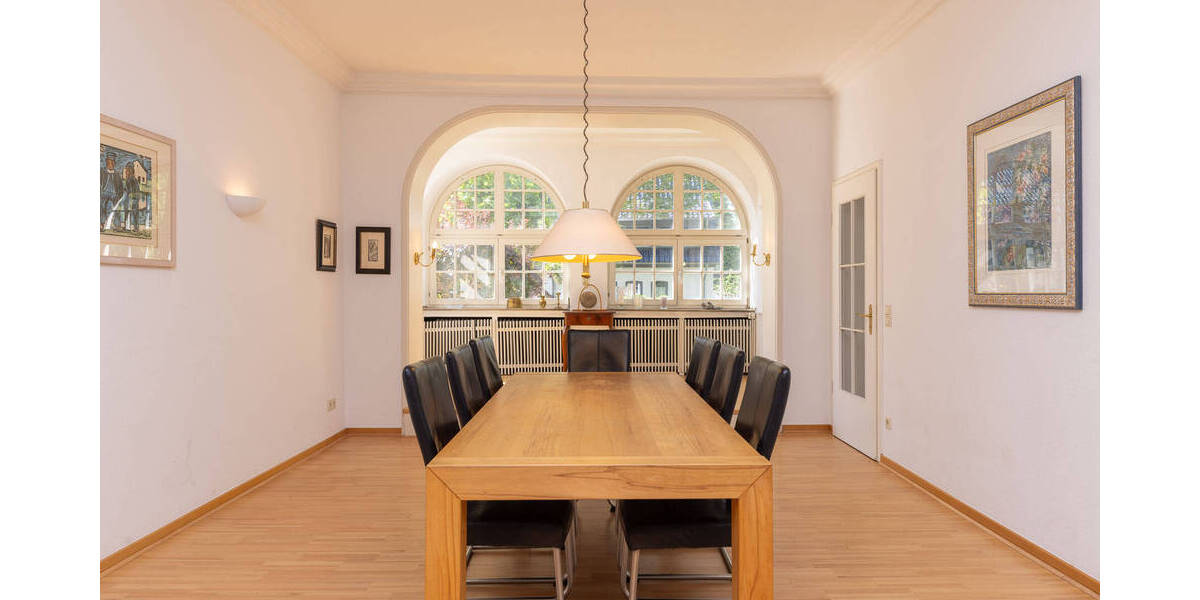 Einfamilienhaus Köln / Lövenich Lövenich - 8 Zimmer, 300 m&sup2;, 1.990.000&euro; | Angebot:25664367