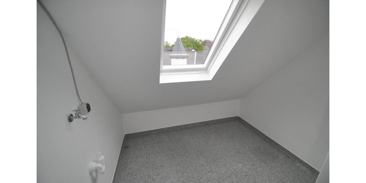 Dachgeschoßwohnung Köln Porz - 2 Zimmer, 63 m&sup2;, 239.000&euro; | Angebot:25987835