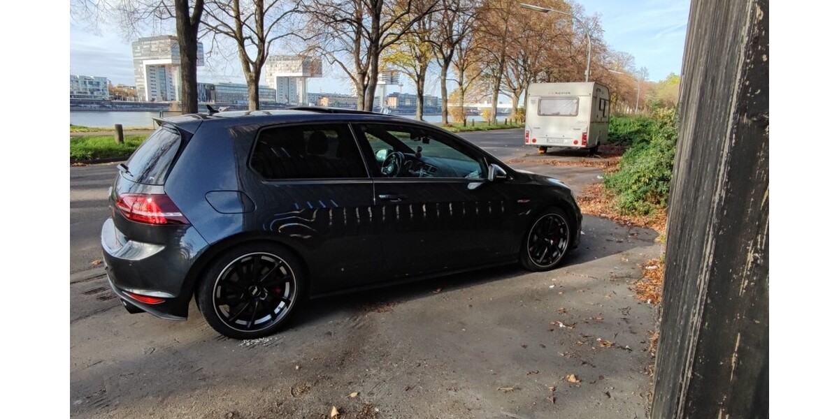 VW Golf VII GTI 111.800 km 18.200 &euro; Köln 50667