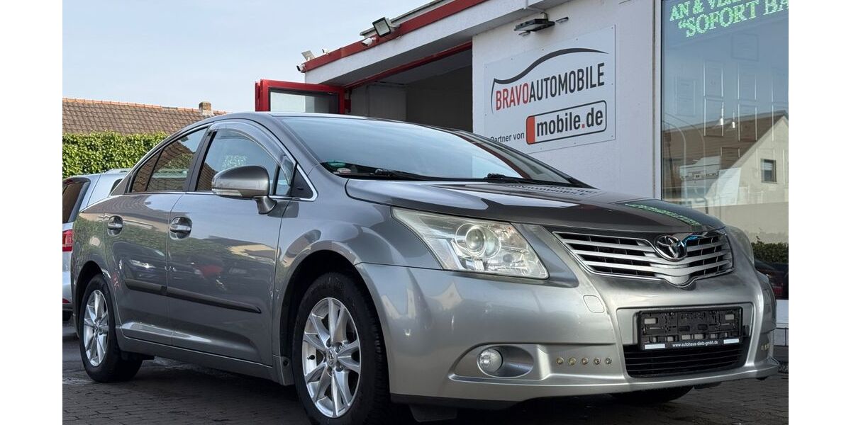 Toyota Avensis 215.000 km 4.999 &euro; Euskirchen 53879