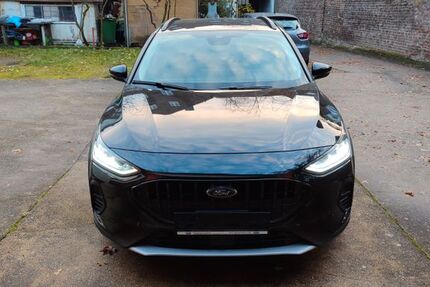 Ford Focus 11.000 km 22.900 &euro; Köln 51103