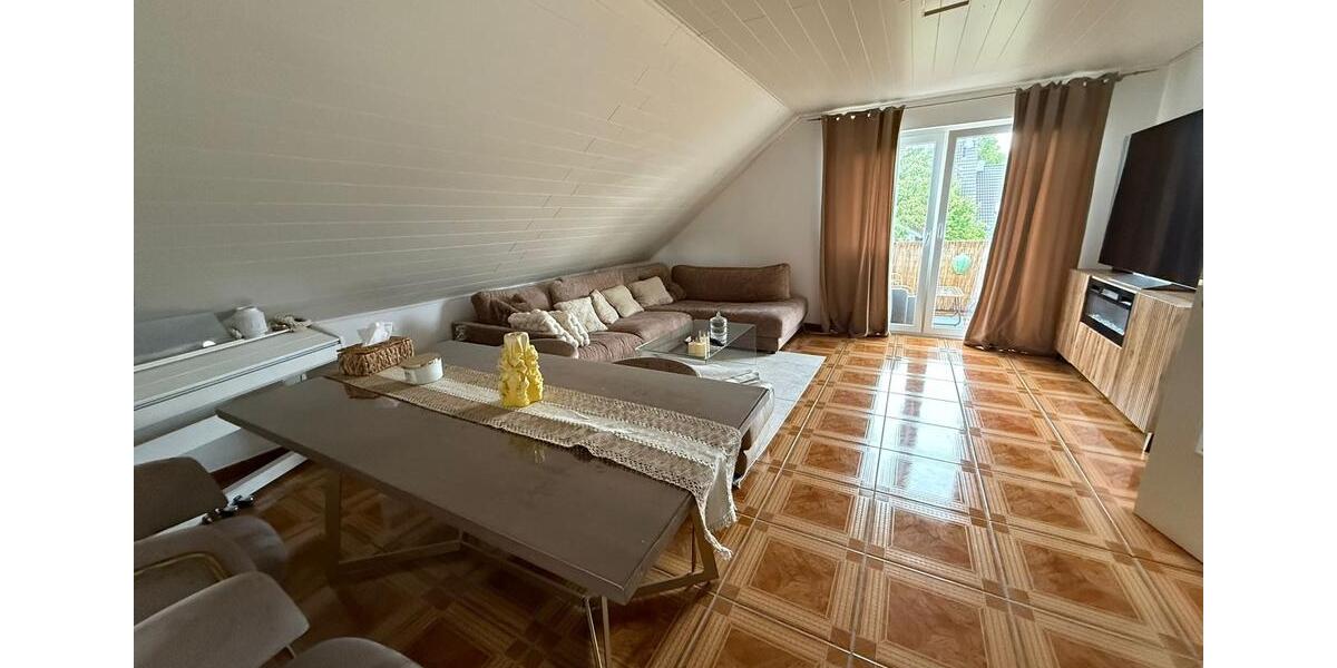 Dachgeschoßwohnung Euskirchen Dom-Esch - 2.5 Zimmer, 65 m&sup2;, 950&euro; | Angebot:24983728