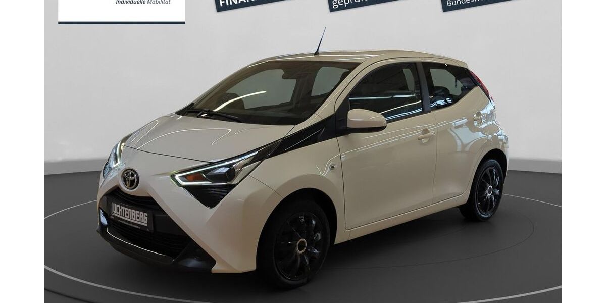 Toyota Aygo (X) 55.950 km 9.890 &euro; Leverkusen 51381