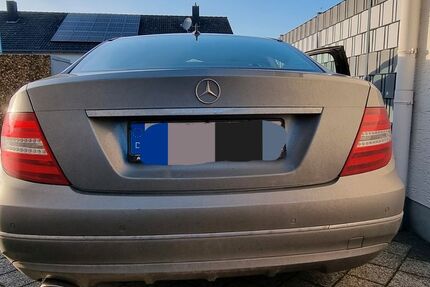 Mercedes-Benz 220 235.000 km 5.599 &euro; Swisttal 53913